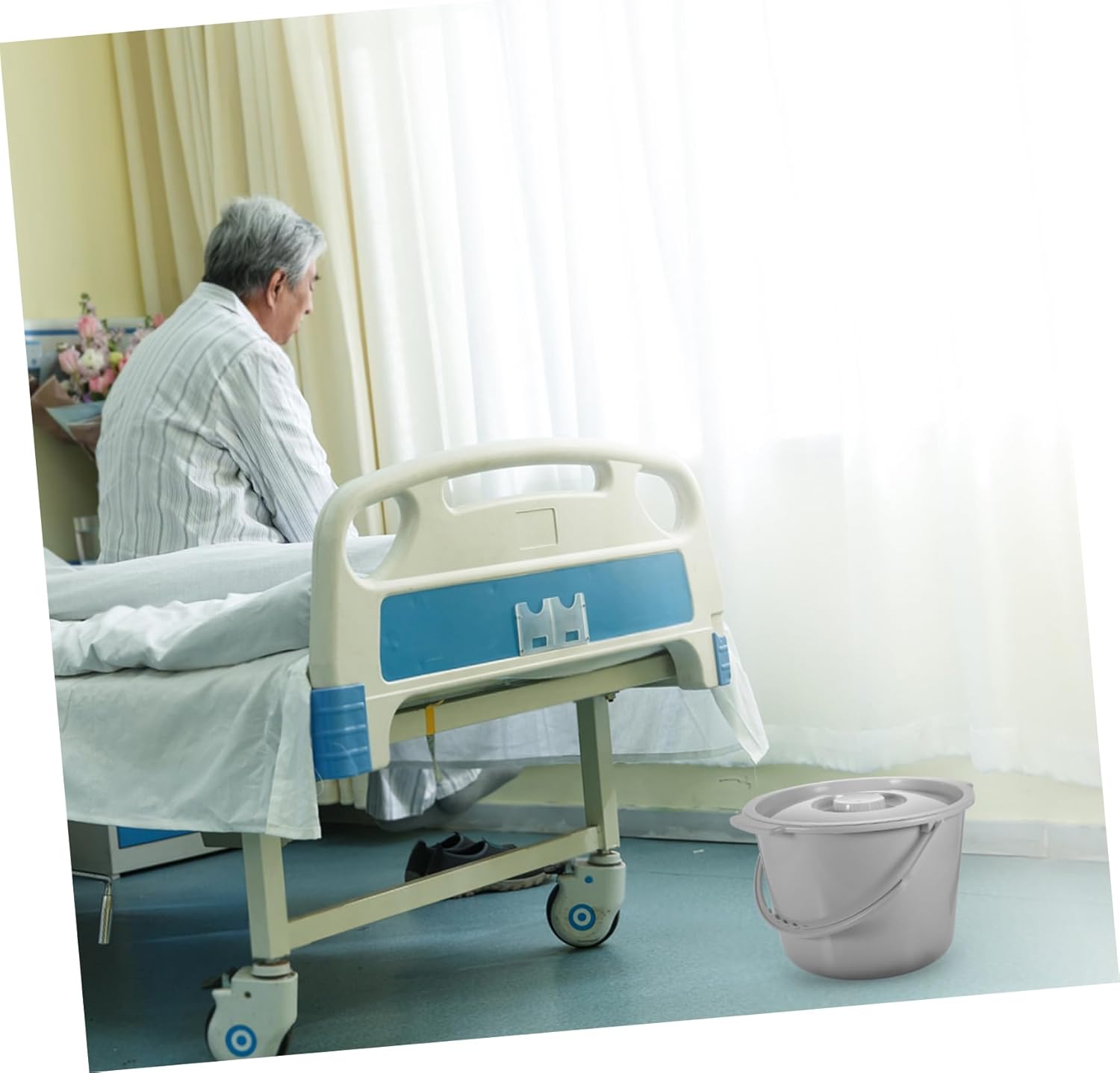 Portable Toilet Lid Lightweight Chamber Pot for Disabled Seniors Easy to Carry Prevents Splashing for Outdoor Activities and Emergencies