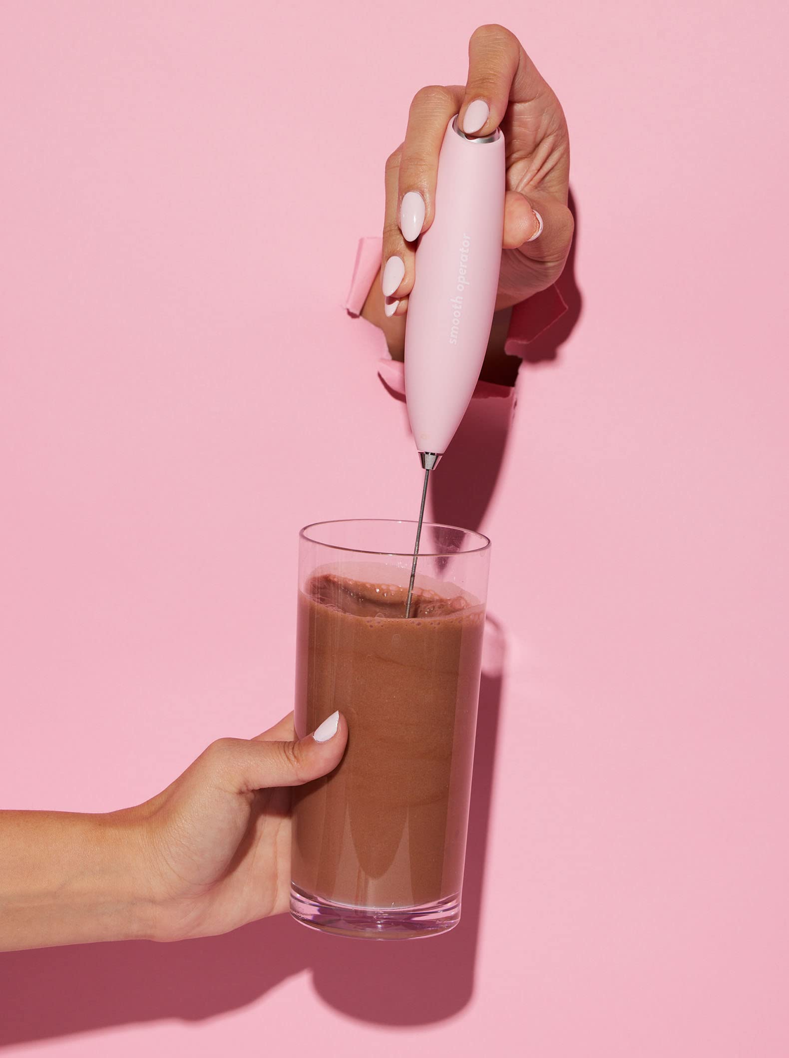 Smooth Operator - Batidor eléctrico de mano, espumador de leche, fabricante de espuma para proteínas, café y más, soporte de acero inoxidable incluido