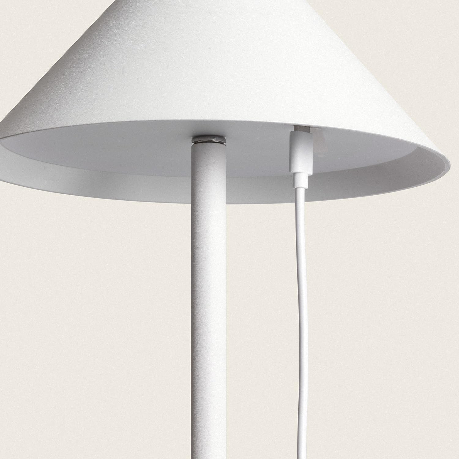 LEDKIA LIGHTING Lámpara de Pie LED Portátil para Exterior con Batería USB Recargable Kivuli Blanco