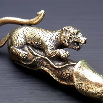 【専用】タイのお守りプラクルアンッ！猫だ！キャット！幸運のお守り！！結構古そう… ラブブ カードタイプ プラクルアン タイのお守り - メルカリ