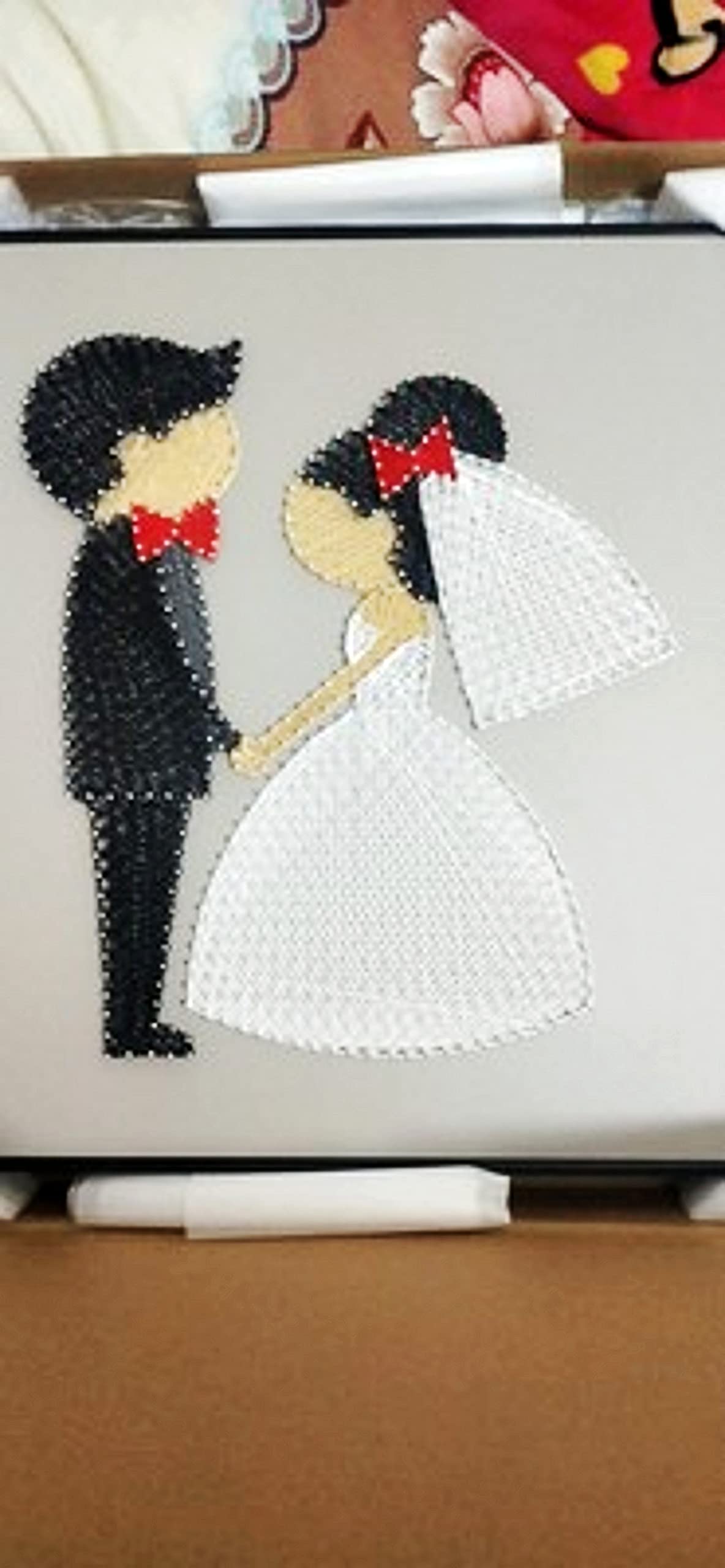 ZHONGJIUYUAN String Art Kit, DIY Bastelset für Erwachsene, für Anfänger bis Fortgeschrittene, Basteln Sie ein handgefertigtes Geschenk – Happy Weding, 30 x 30 cm
