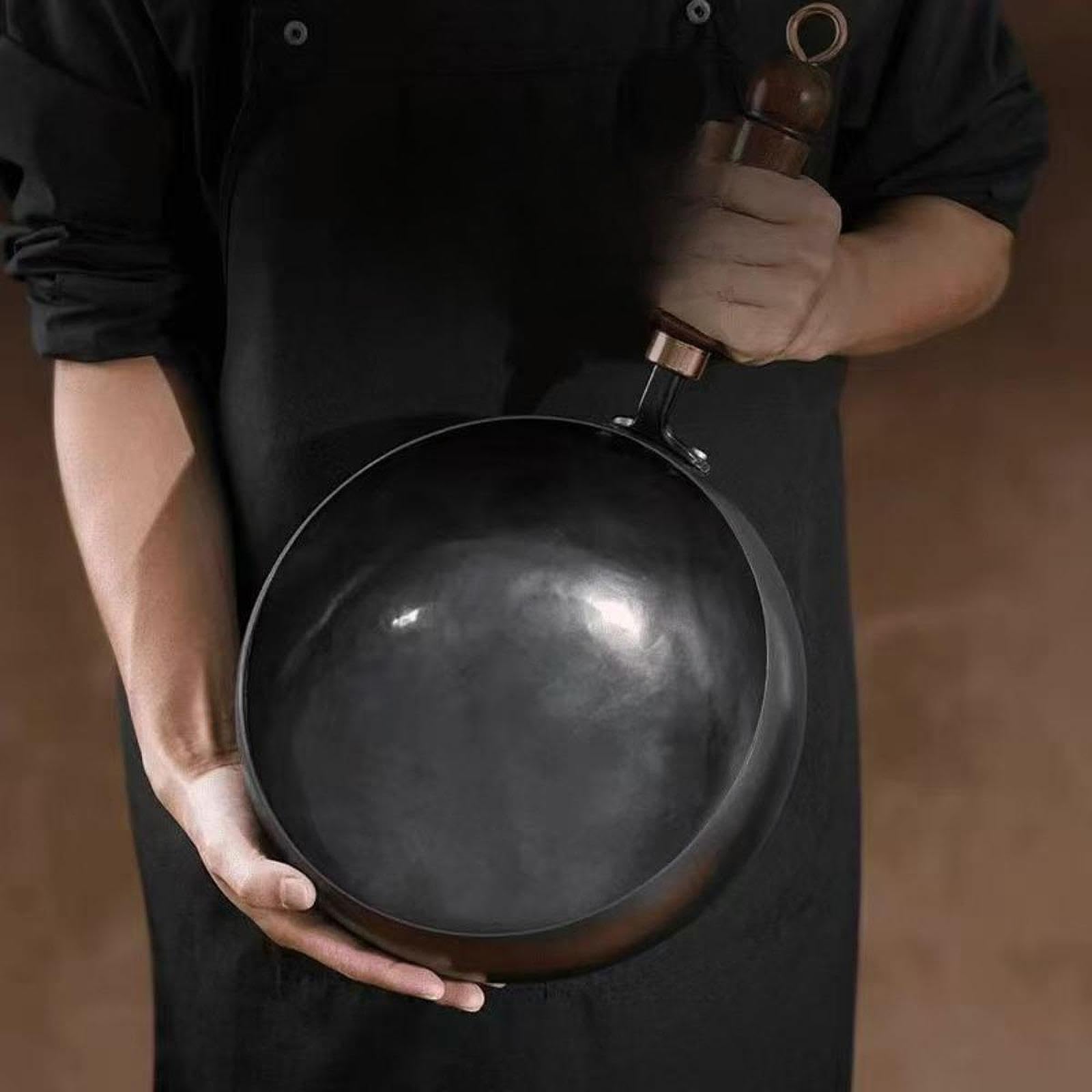Padella wok cinese con manico ergonomico in legno, distribuzione efficiente del calore, stufatura e frittura in padella. Il wok cinese è adatto a, coperchio legno, 24 cm