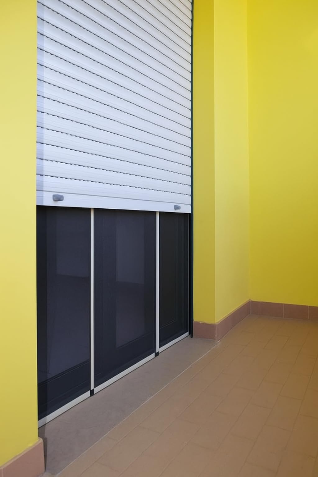 Zanzariera a Telaio Estensibile Unidirezionale - Rete in Fibra di Vetro - Telaio in Alluminio Anodizzato - Diverse Misure e Colorazioni Disponibili (Alluminio/Grigio, H75x100/192cm)