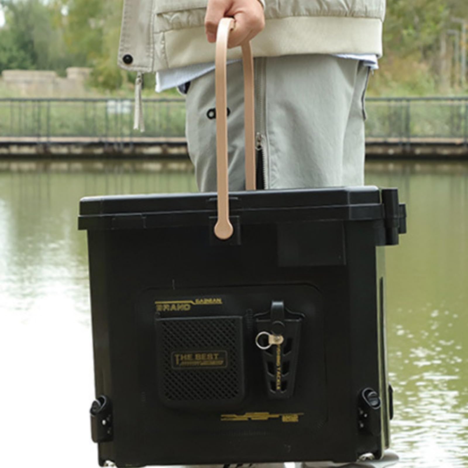 Contenedor de Pesca Caja Cubo Baúl Recipiente Elevado con Regulables para Terrenos Irregulares Tapa Antideslizante y Asa, Básico Cubo Desnudo con Patas Elevables Y Caja De Almacenamiento