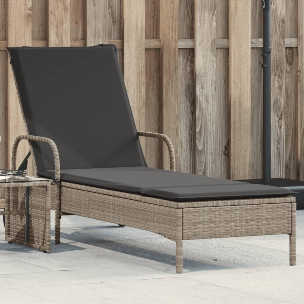 Lettino Prendisole con Ruote e Cuscino Polyrattan Grigio Chiaro Letto Relax da Giardino con Schienale Regolabile 3 Posizioni, Sdraio da Esterno con Ruote, Resistente ai Sfoderabile Lavabile 110kg