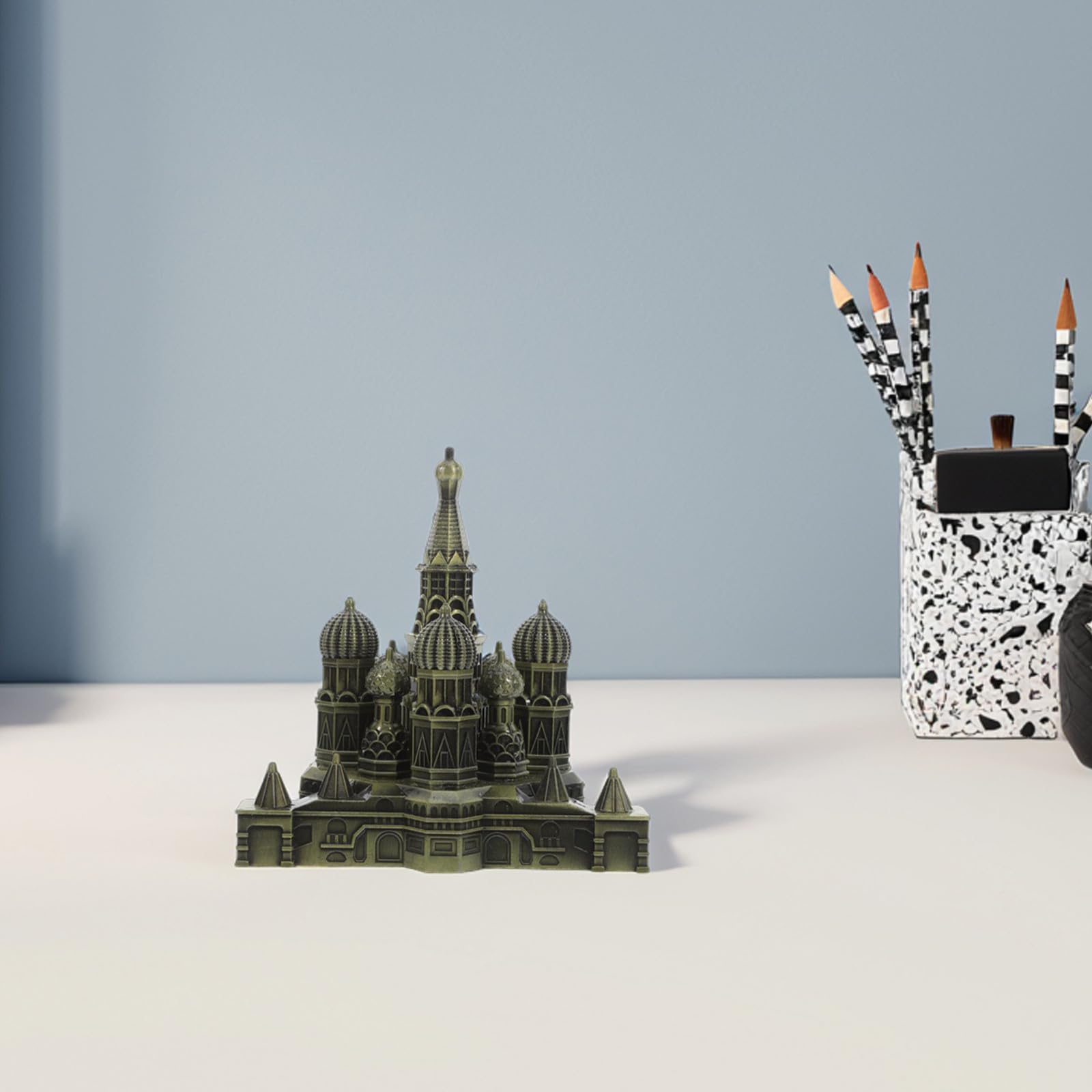 BESTYASH Decorativo Elegante e Resistente in Lega di Zinco, Statua Architettonica della Casa del Cremlino per Decorazioni Artistiche da Tavolo