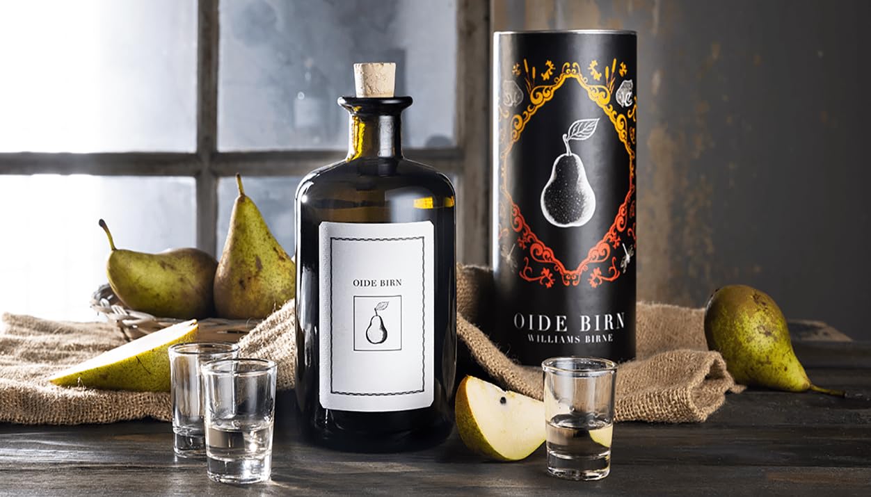 Oide Birn holzfassgereifte Spirituose edler Williams-Christ-Birnenbrand Obstbrand - in Geschenkdose (1 x 0,5 L)
