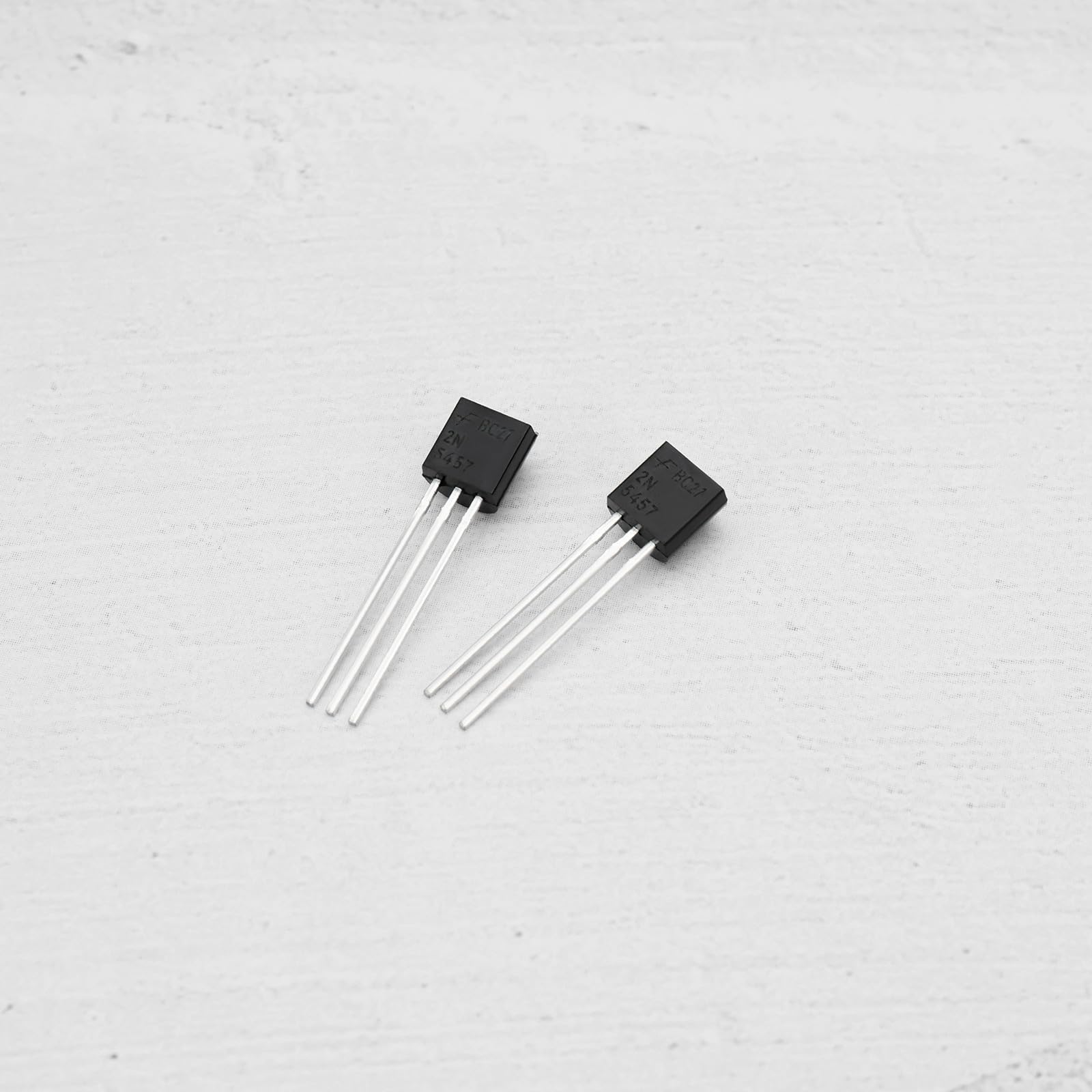 Transistor a canale N 2N5457 Transistor 5457 JFET Transistor a 3 terminali Transistor per progetti fai da te di commutazione transistor di commutazione analogica
