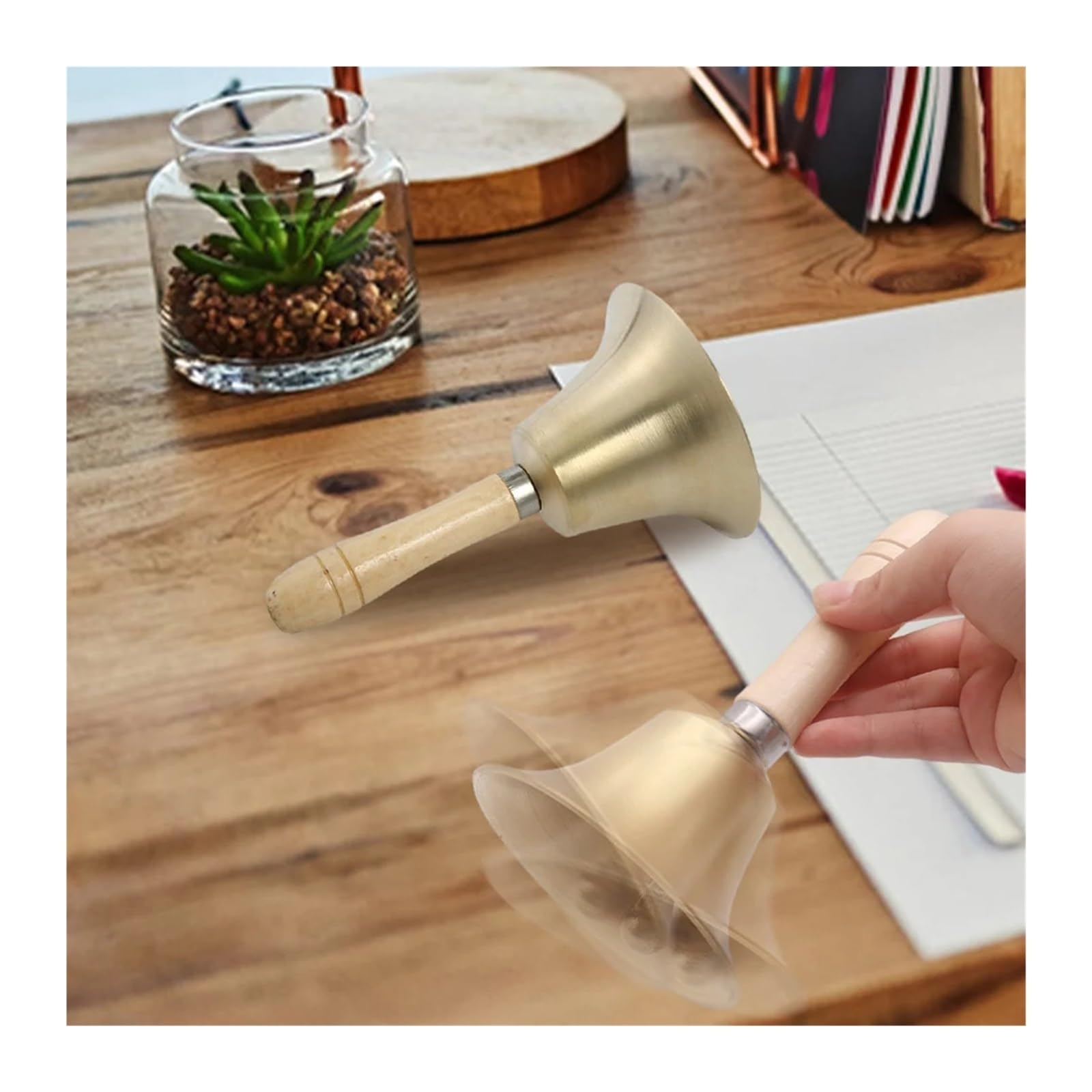 Campana de Mano Metal Campanas de 7CM con mango madera | Campana de entrenamiento portátil multiusos for servicio y juego.