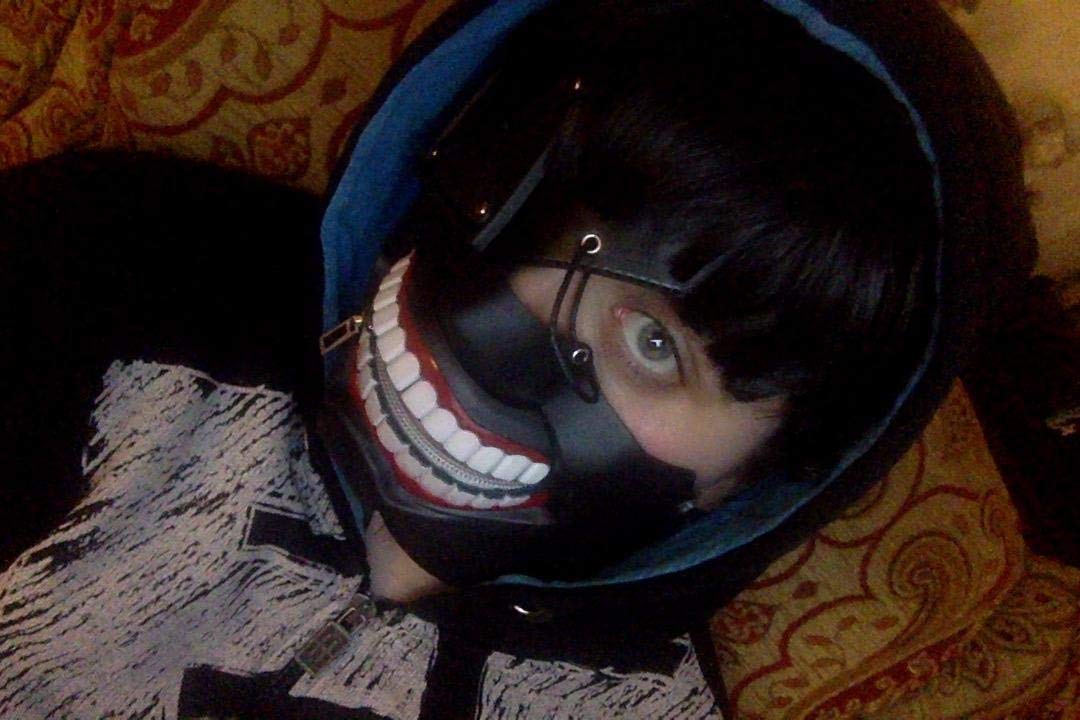 Maschera di Ken Kaneki del Fumetto Tokio Ghoul, in Similpelle, con Doppie Cerniere. Perfetta per Un Travestimento. Regolabile