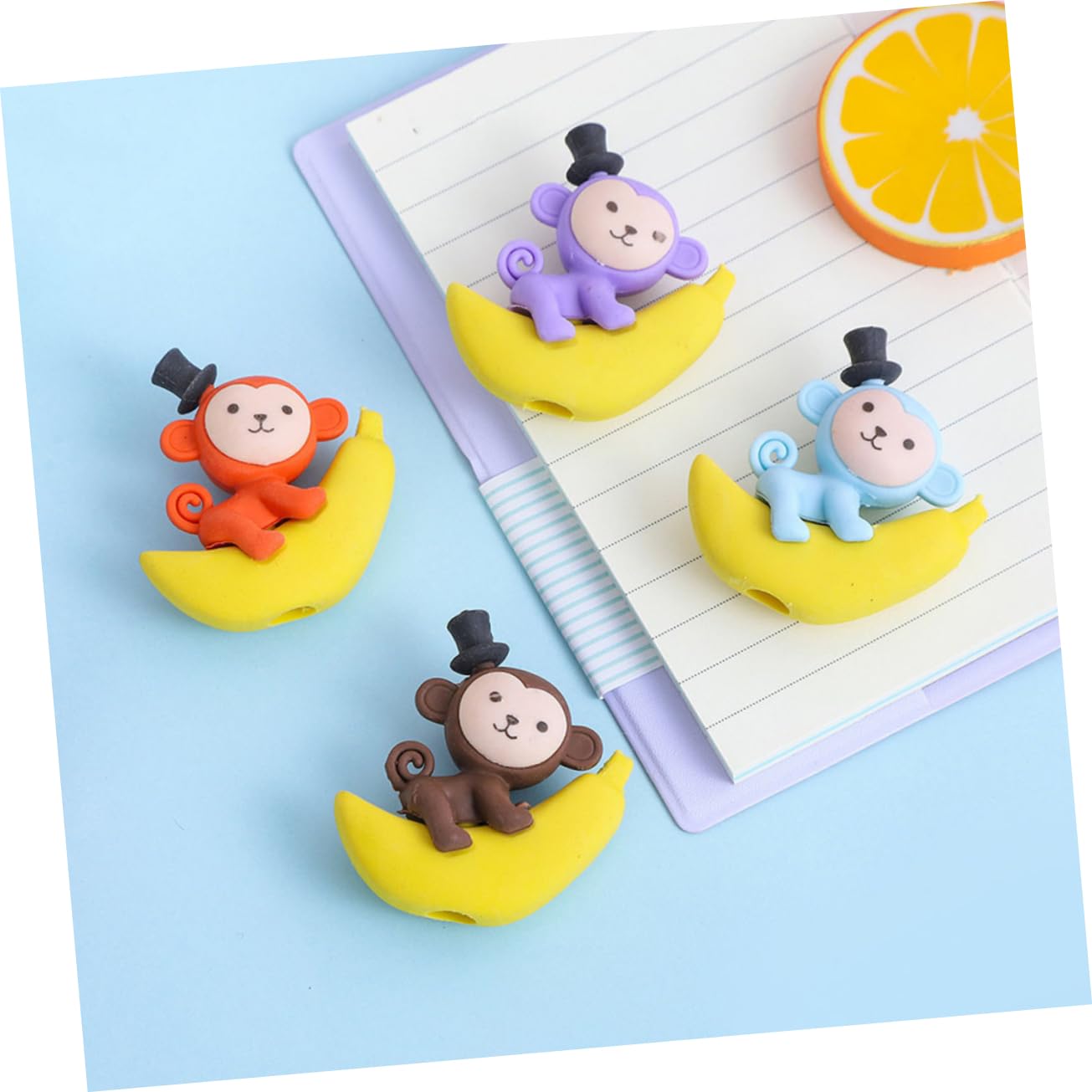 SHOWERORO 48 Stück Radiergummis für Schüler Tragbare Bananenförmige Radiergummis mit Affen Motiv Kleines Leichtes Design für Schule und Lernumgebung Zufällige Farbe