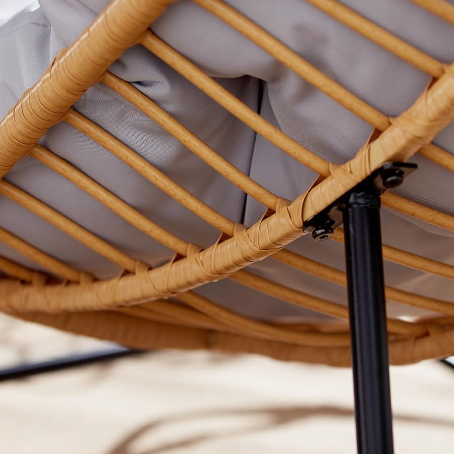 CONCEPT USINE | Fauteuil à Bascule en Résine Tressée | CANGGU Naturel | Avec Gros Coussins Gris | Design Effet Rotin Cosy | Structure Robuste en Acier Recouvert de Peinture Epoxy | Intérieur/Extérieur