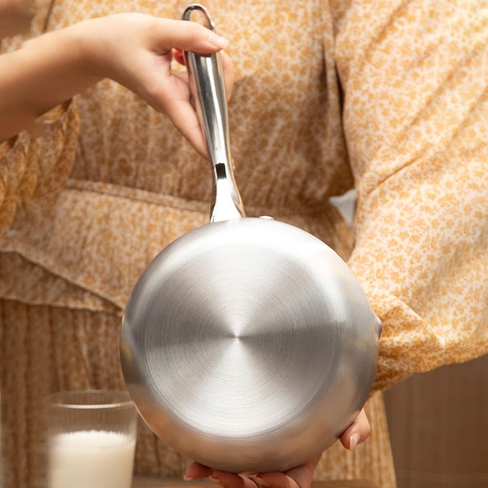 Padella in acciaio inox ispessito per chef casalinghi, strumento essenziale per cucinare tutti i giorni