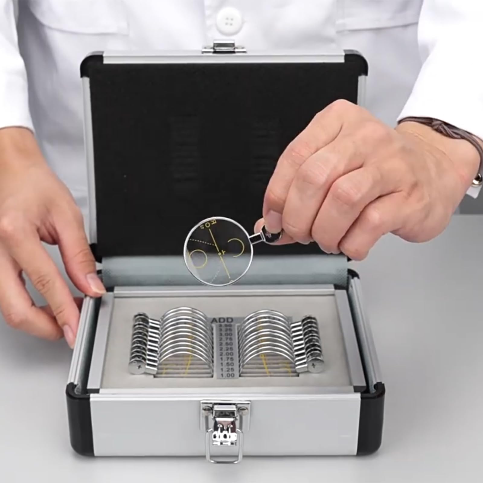 Ensemble de lentilles optiques - 22 lentilles d'essai ophtalmiques avec étui de rangement en aluminium pour la protection - Outils professionnels pour les tests oculaires en optométrie (L 21*17*8