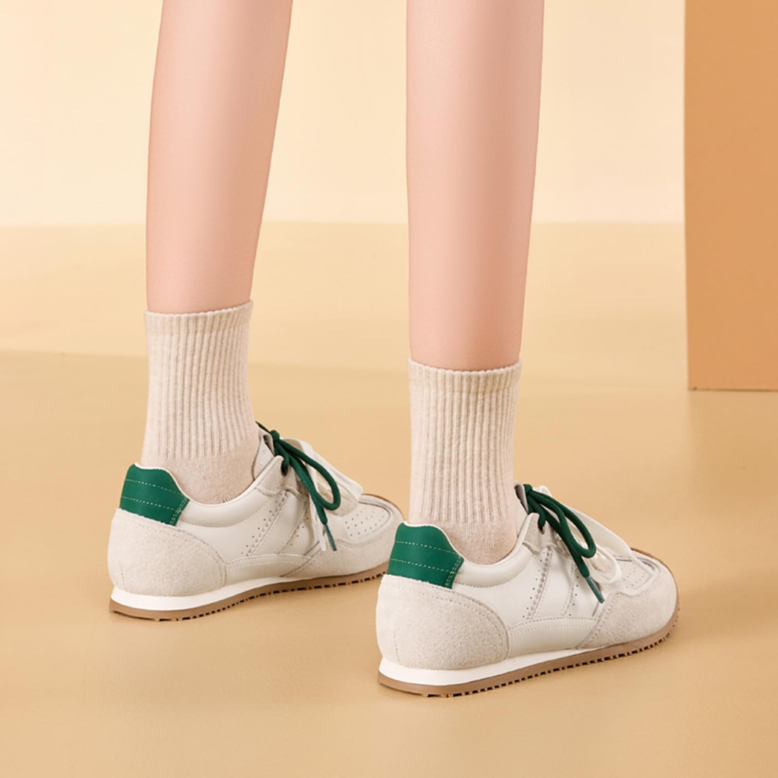 Modne buty sportowe damskie buty na co dzień - beżowe i czerwone