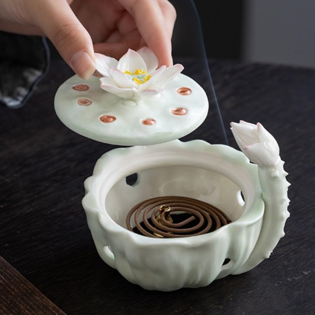 Bruciatore di incenso decorativo a forma di loto con coperchio, fiori in ceramica modellati a mano, per studio, casa o ufficio