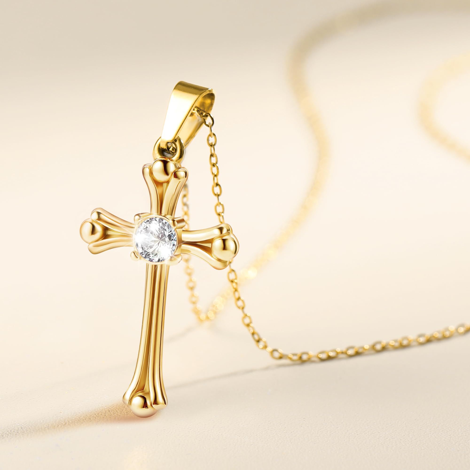 Bistfy Collana da Donna 18K Placcata in Oro con Zircone Ciondolo di Croce, 100% Impermeabile e Delicato Sulla Pelle, Doratura in Forno ad Alta Temperatura Senza Perdita di Colore