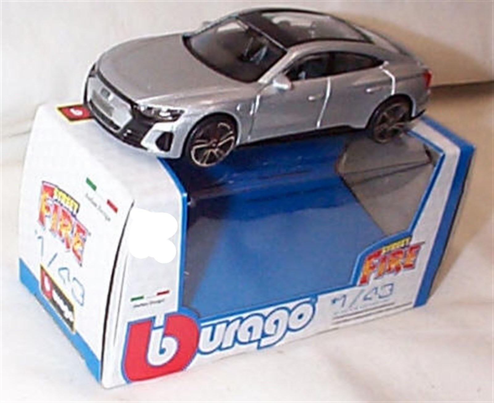 Burago Street fire Audi Rs e-tron Gt Silver car 1:43 scale Diecast model