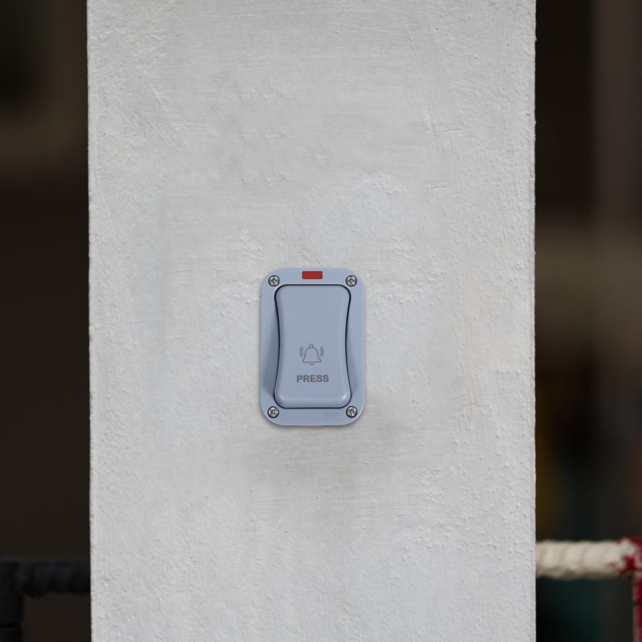 GLEAVI Pulsador de Timbre Impermeable de Exterior: Interruptor de Superficie con Luz Indicadora para Puerta y Garaje (9x6x5.5 cm)