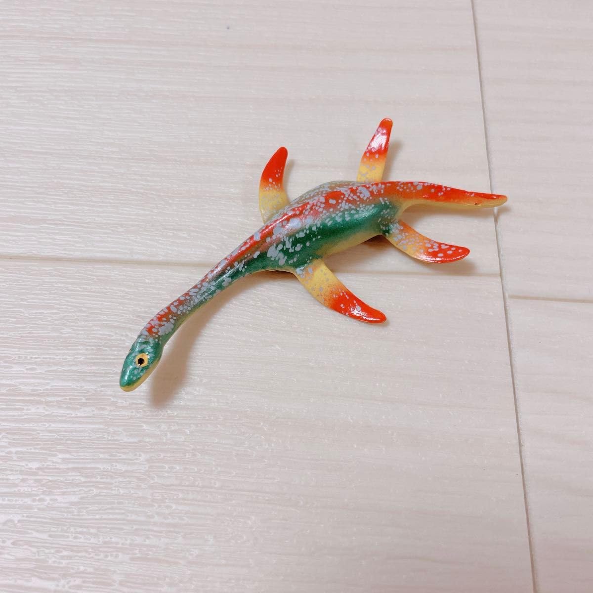 Amazon.co.jp: 恐竜 フィギュア ゴールド シルバー 金 銀 : ホビー