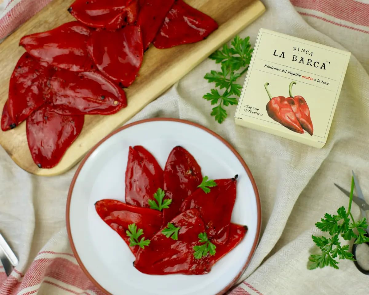 Finca La Barca Pimientos del Piquillo Asados a la Leña – Pelados a Mano – Tiernos y Enteros 12/18 – Sabor Ahumado Tradicional – Producto Gourmet 255 g