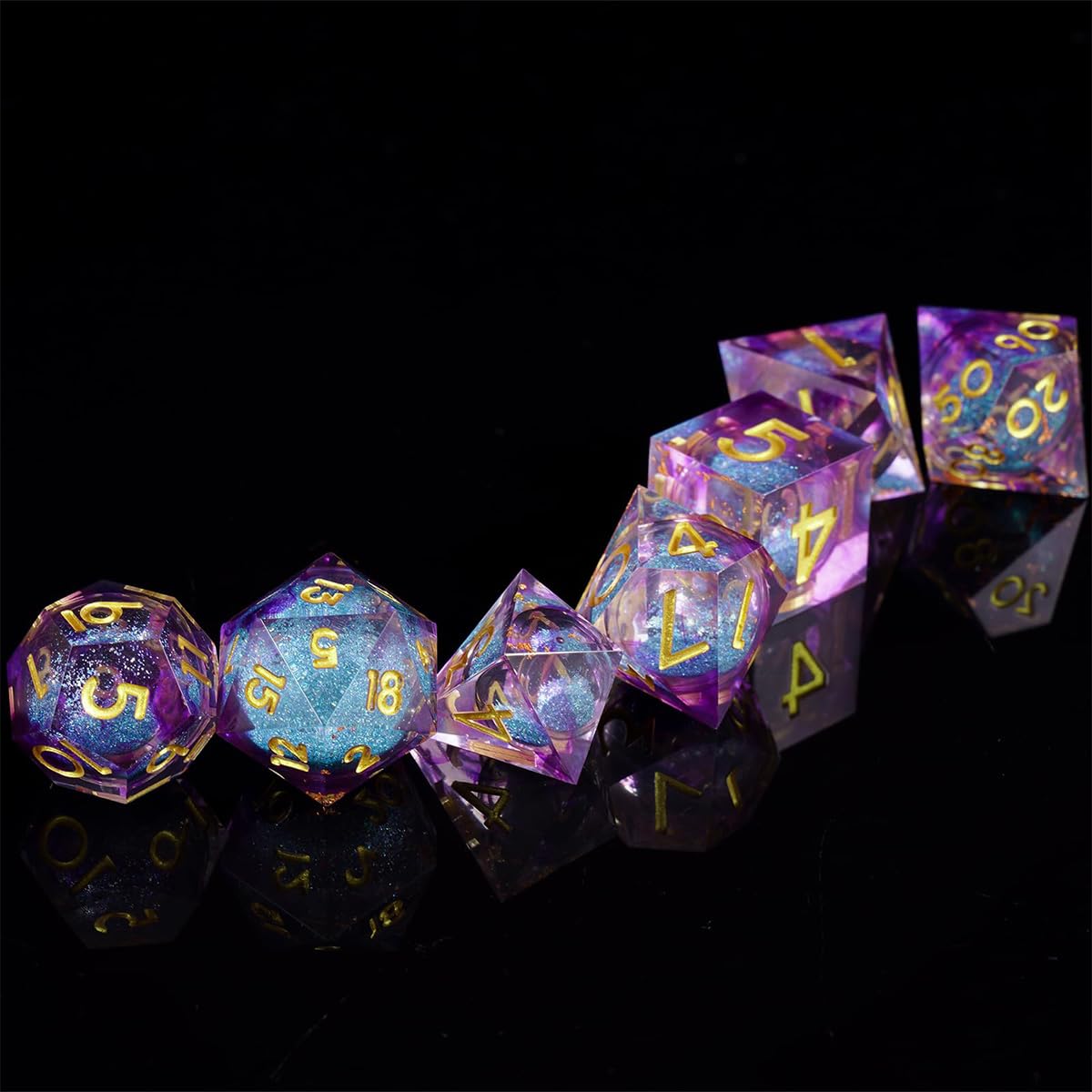Sarini 7-teiliges Würfelset mit Flüssigkern und Kunstharz,scharfe Kanten,polyedrische DND-Würfel für Dungeons and Dragons,RPG,MTG-Tischspiele (Blau/Lila) - Image 4