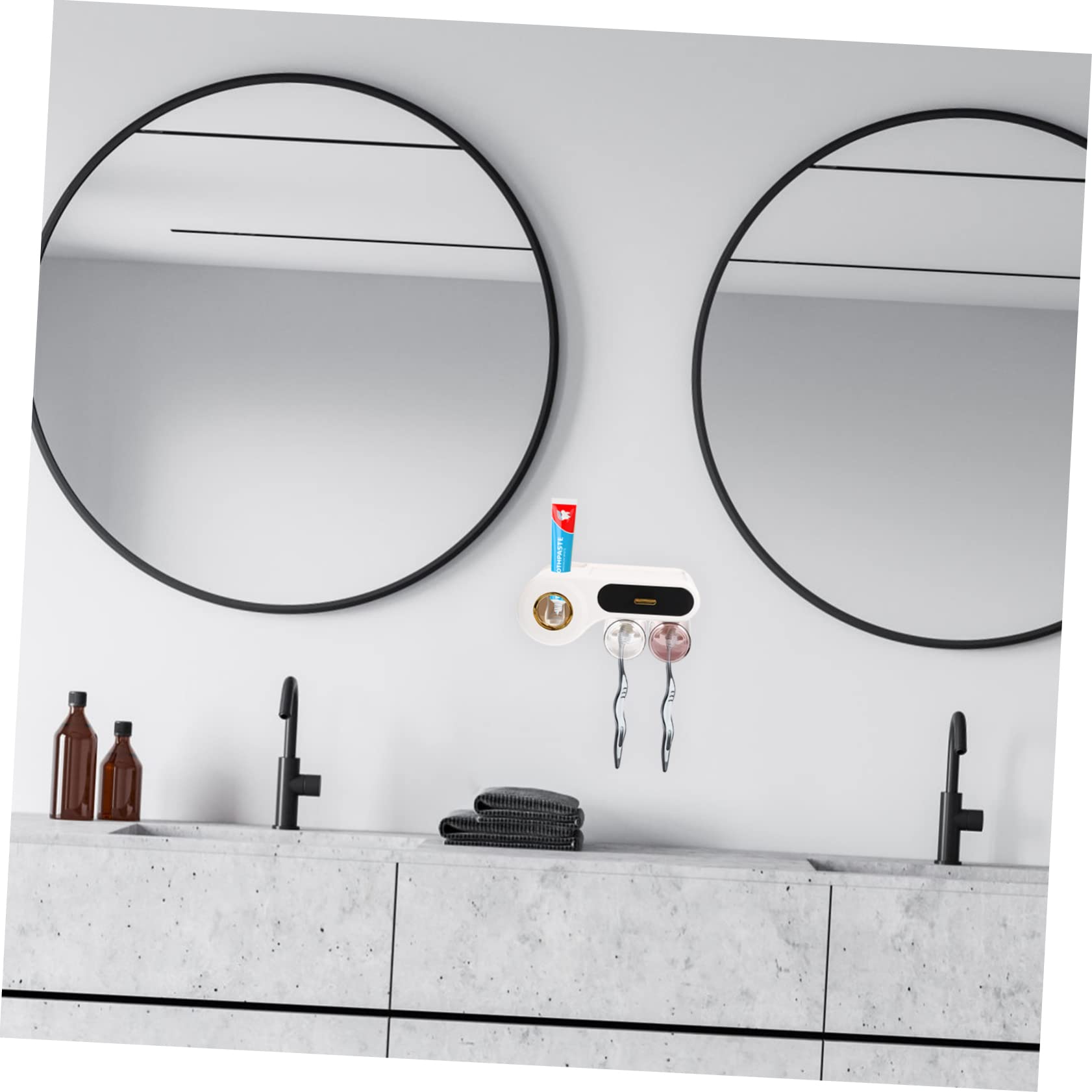 Set de Vasos y Cepillos de Dientes de Pared sin Taladro Negro | Plástico, Almacenamiento Compacto, Diseño Simple, Apto para Cepillos y Maquillaje