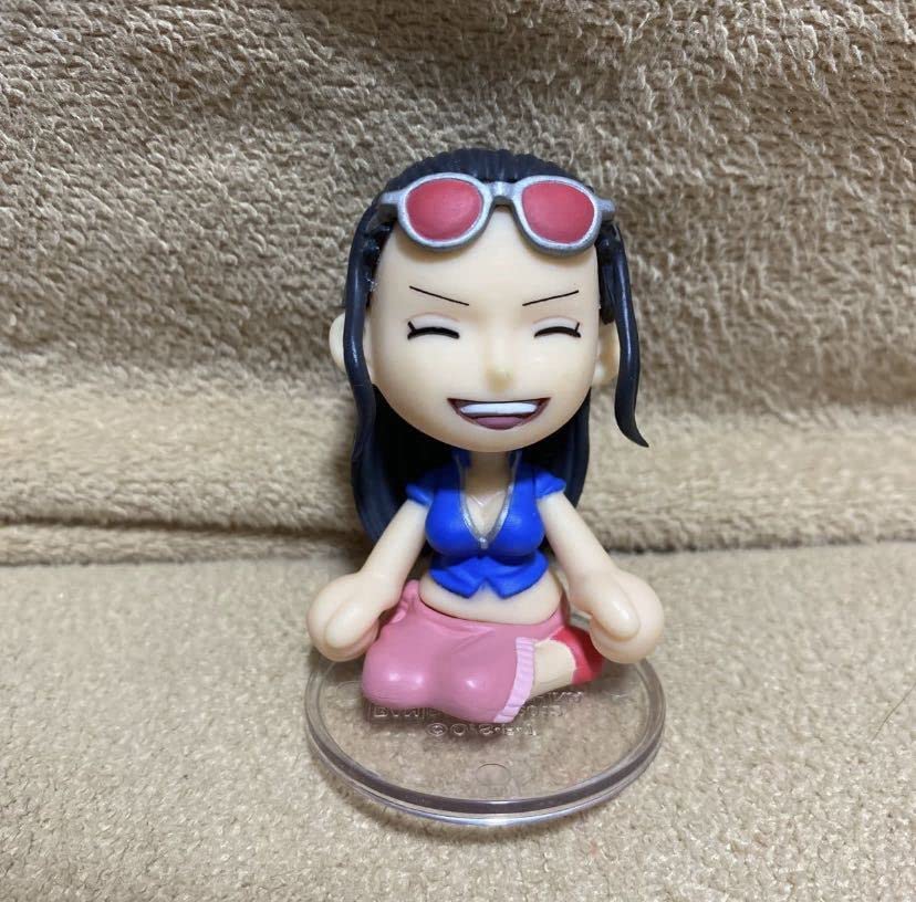 Amazon.co.jp: ワンピース@ビースマイル ロビン ワンピースフィギュア