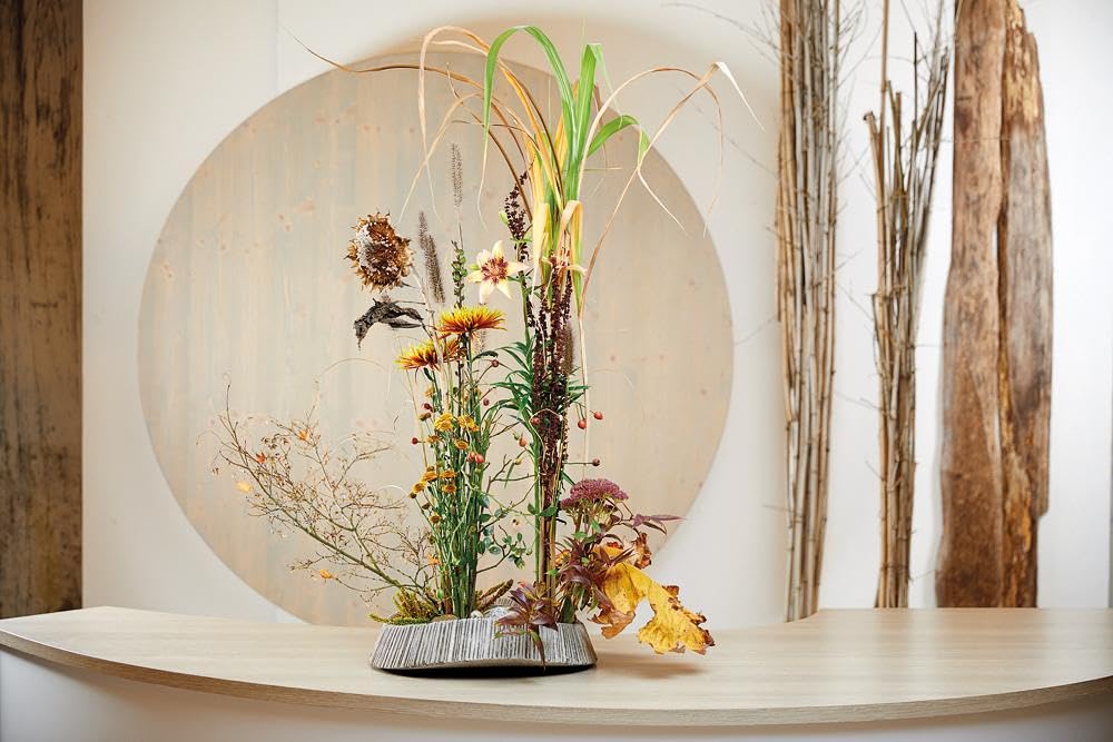 New Ikebana: Traditionelle Technik neu interpretiert