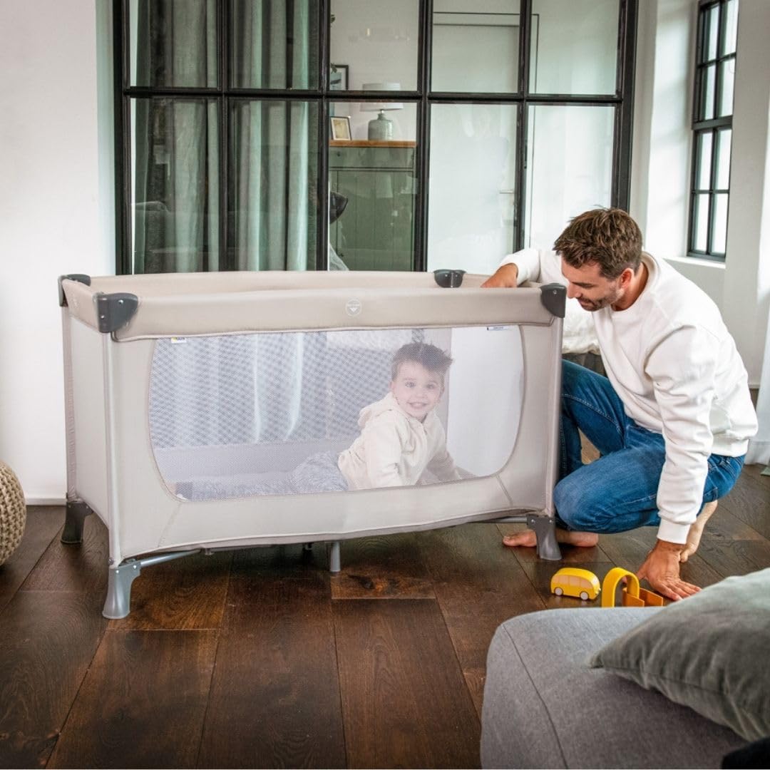 hauck Dream N Play Lit Parapluie Bébé avec Matelas et Moustiquaire - Beige | Lit voyage bébé pliable, compact et léger avec sac de transport I De la naissance à 15 kg, filets respirants