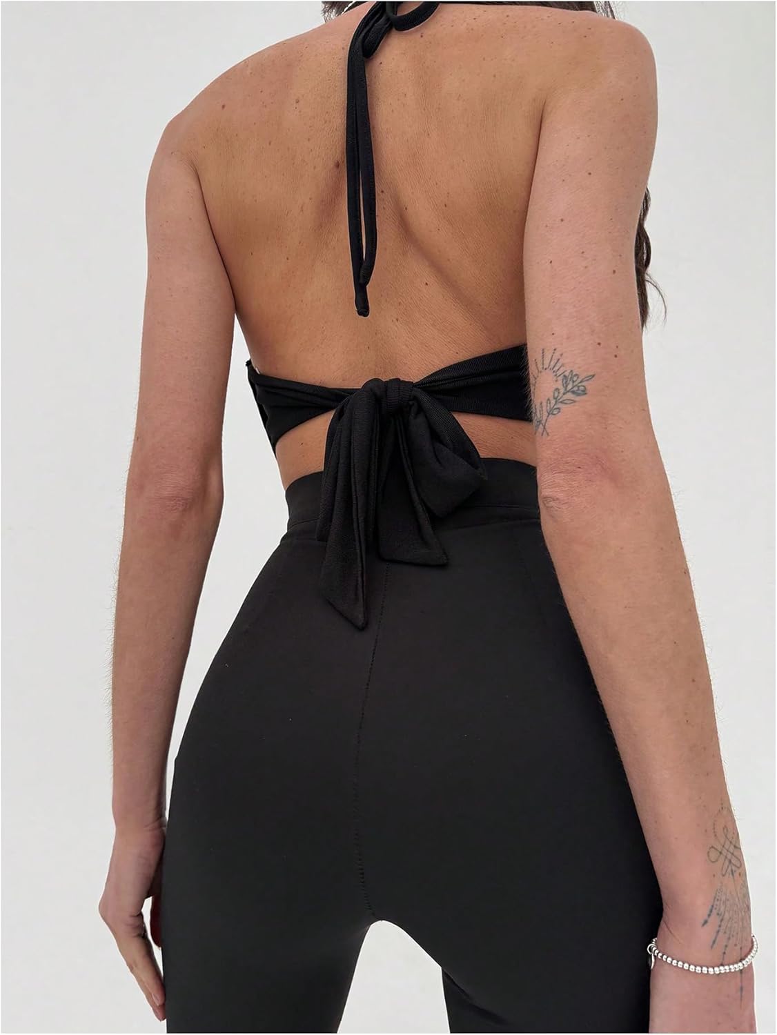 Verdusa Women's Sexy Halter Going Out Tops Trendy Concert Festival Outfits Open Back Crop Top Clubwear Y2K Clothes - Image 2