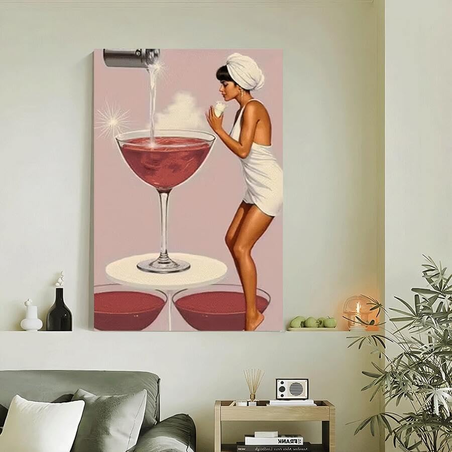 Tableau femme martini pour habiller un grand mur vide de salon style rétro