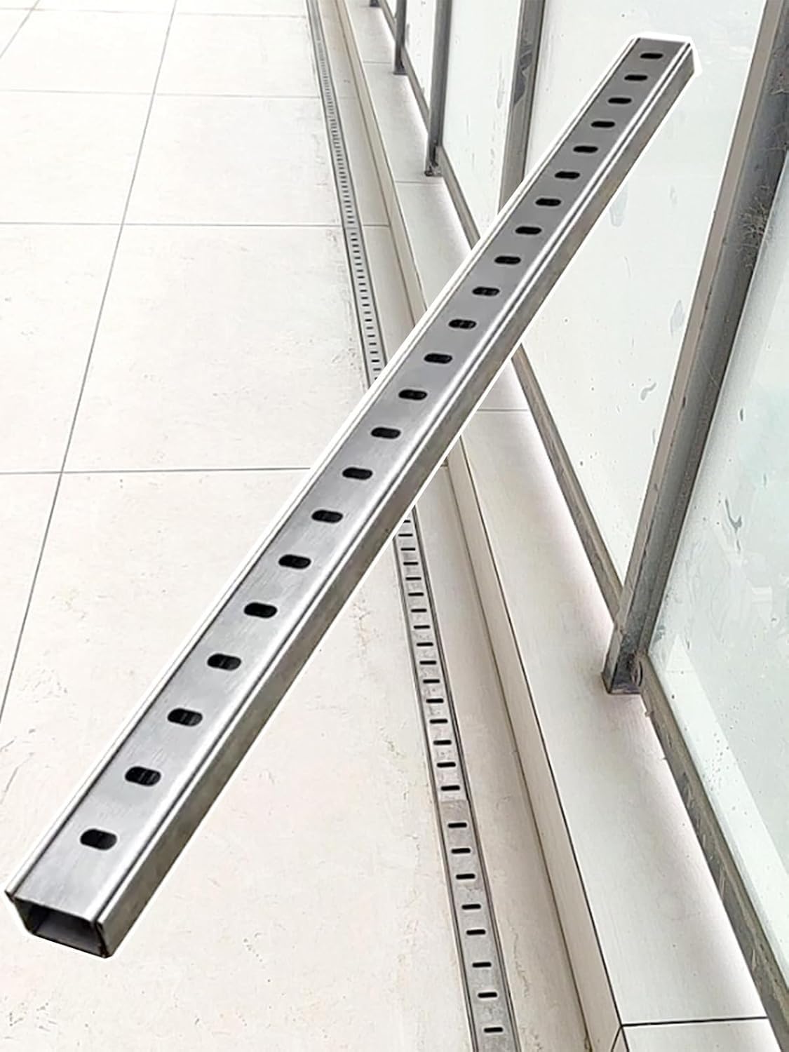Canaletta di scolo Tetto Sistema di Drenaggio per Esterno - Canalina Bassa 1-12m (35-100mm Sottile) | Scarico Acqua per Giardino/Viali/Soglia​(5m/16.4ft,3.5x3cm/1 2/5 x 1 1/5 in)