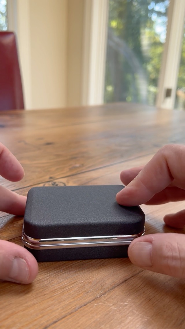 Mancuernillas masónicas de plata y negro con estuche miniatura 7