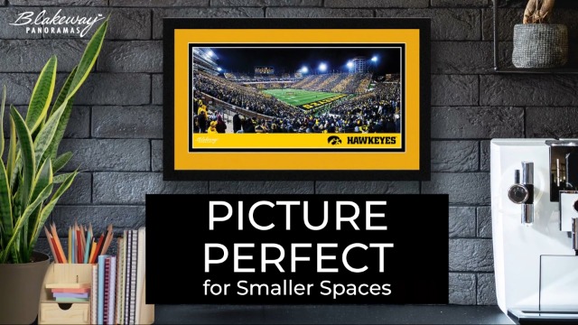 【★値下げ！3枚セット／額縁付】Yellow Korner x New York Amazon.com: Iowa Football - 20 3/8 x 12 3/8-inch Framed Picture