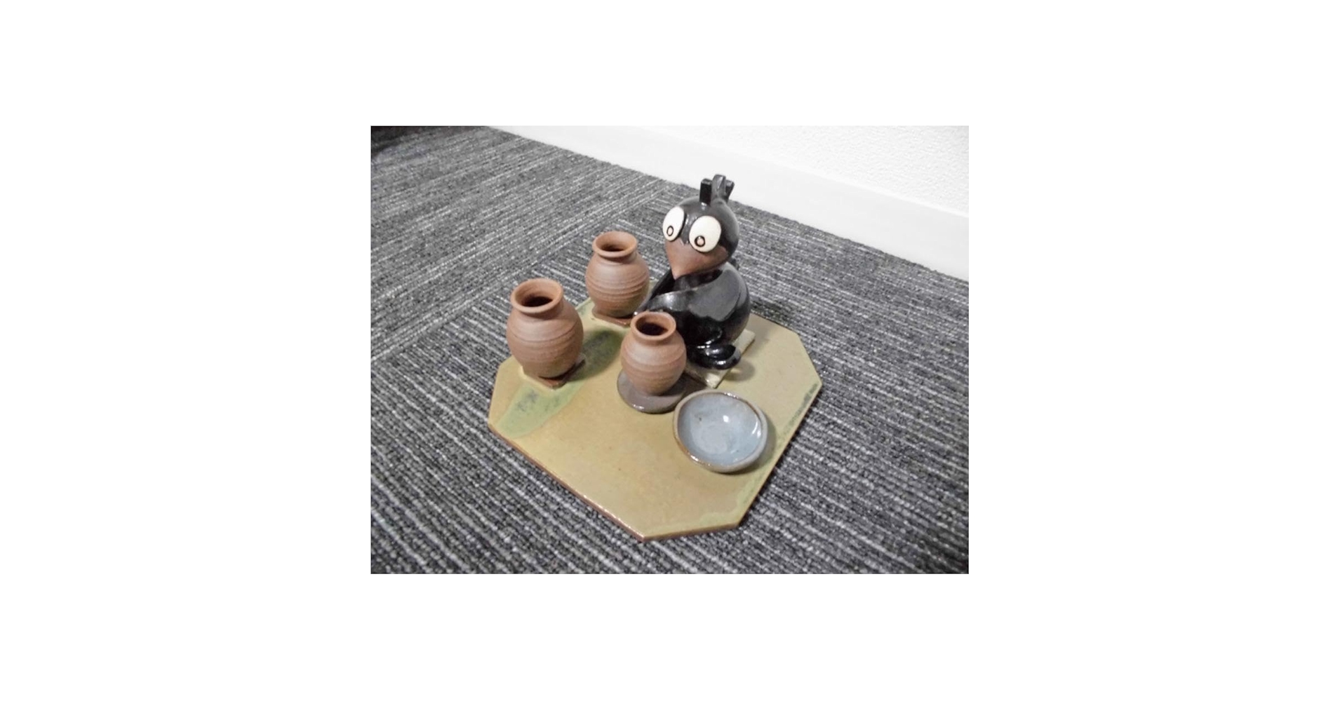 丹波焼　愛嬌のある陶器の置物　カラスの陶芸家　リビングのインテリアに　日本六古窯 Amazon.co.jp: 丹波焼 愛嬌のある陶器の置物 カラスの陶芸家