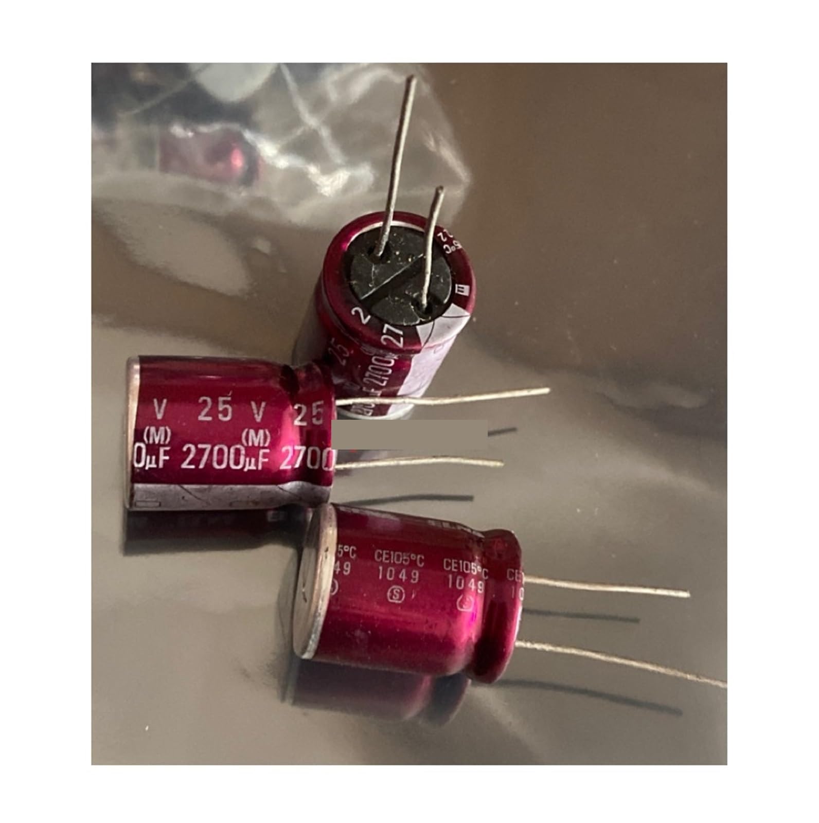 Condensateur audio 25v2700uf R2O composant électronique pour filtrage ampli 16x20mm