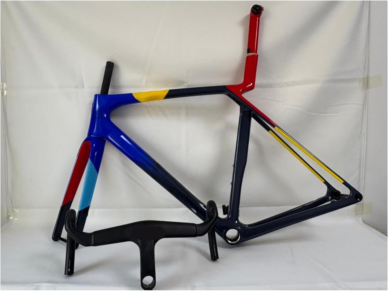 Carbon Road Bike Frame Disc Brakes Bicycle Frameset with Handlebar for Enhanced Ridin