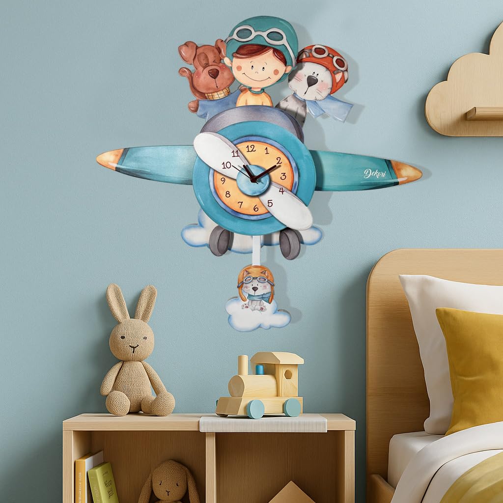 DEKORI Orologio da parete a pendolo bambini in legno – Aeroplano con aviatore e cagnolini – Silenzioso, decorazione cameretta, podotto artigianale, fatto a mano, Made in Italy