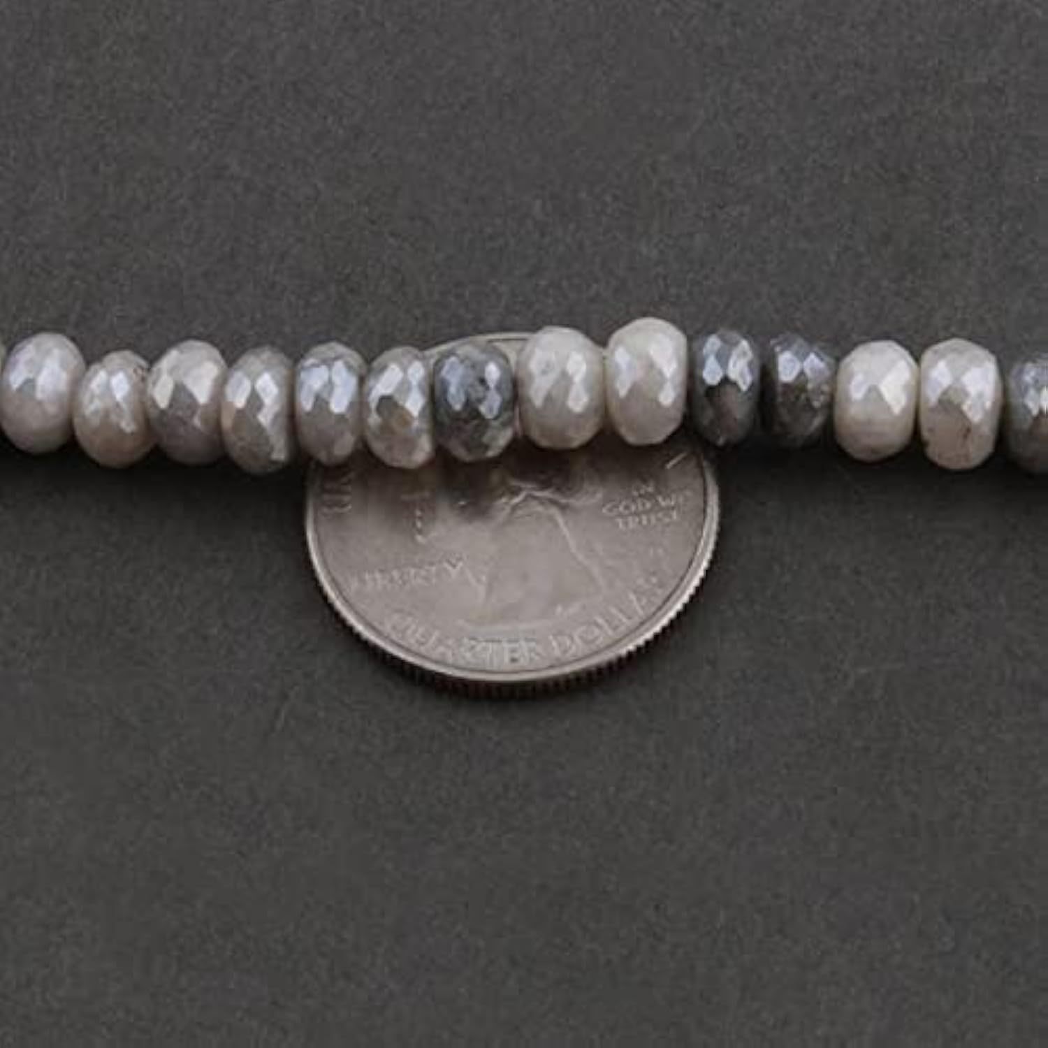 Silverite grise facettée de 7mm, l'éclat minéral d'exception pour haute joaillerie