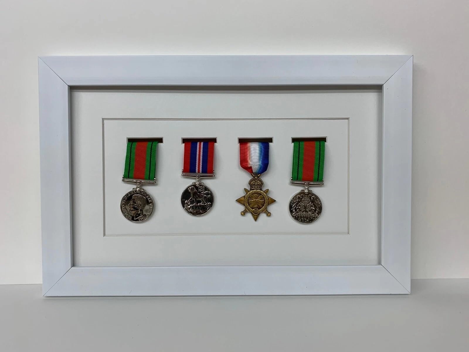 Kwik Picture Framing Ltd 4 Medal Military World War Display Frame 40x26cm, White Mount - Military Shadow Box Display Case | Army Navy RAF Memorabilia Wall Holder