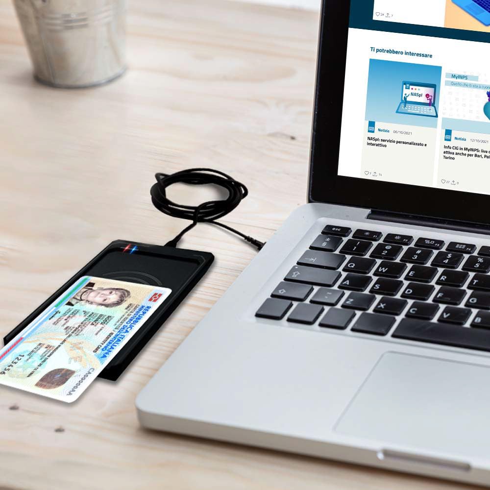 Bit4id Lettore CIE 3.0 per Carta d'Identità Elettronica, Sanitaria e Contactless - MiniLector CIE Con Connessione USB, Compatibile Con Windows, Mac, Linux