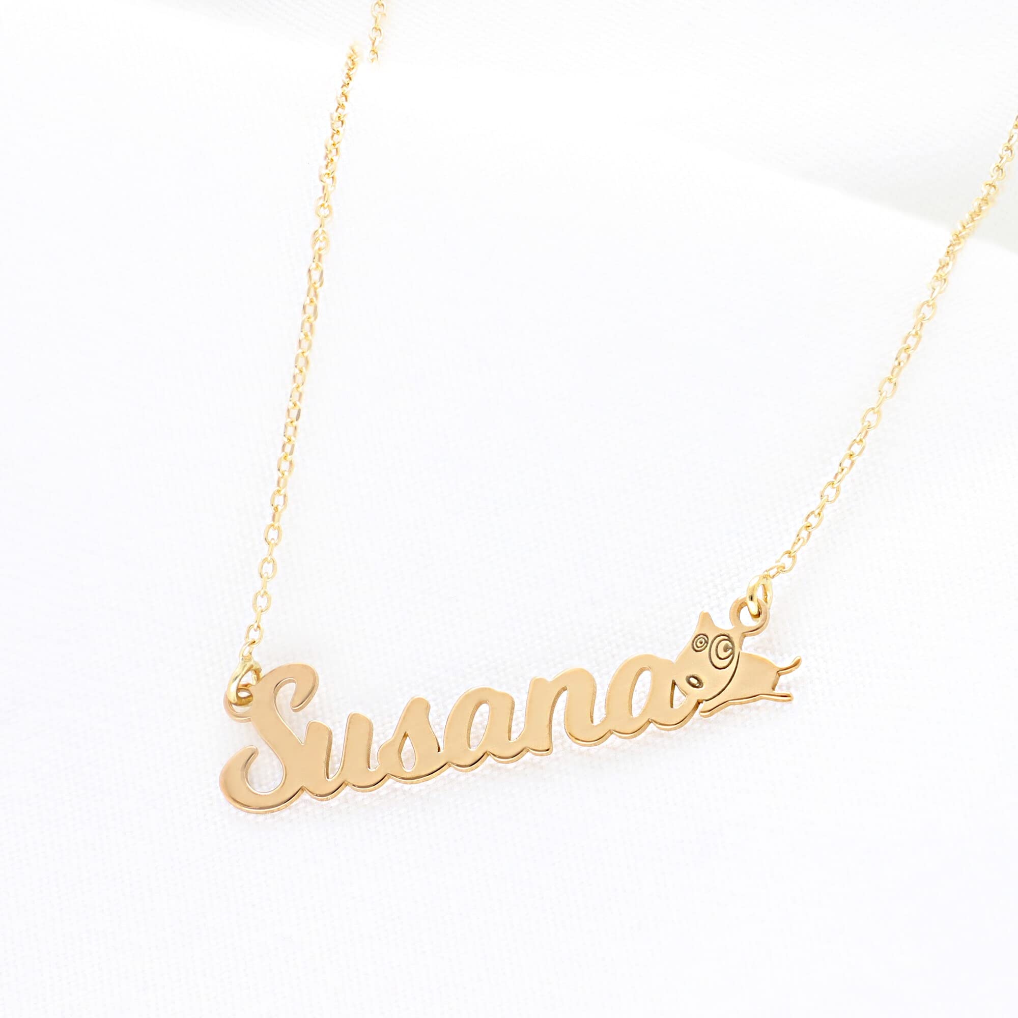 Colgante Personalizado con Nombre - Plata de Ley 925/1000 para Mujer – Collar Artesanal con Cadena Ajustable - Hecho en España (Modelo Dog Oro, Plata de Ley)