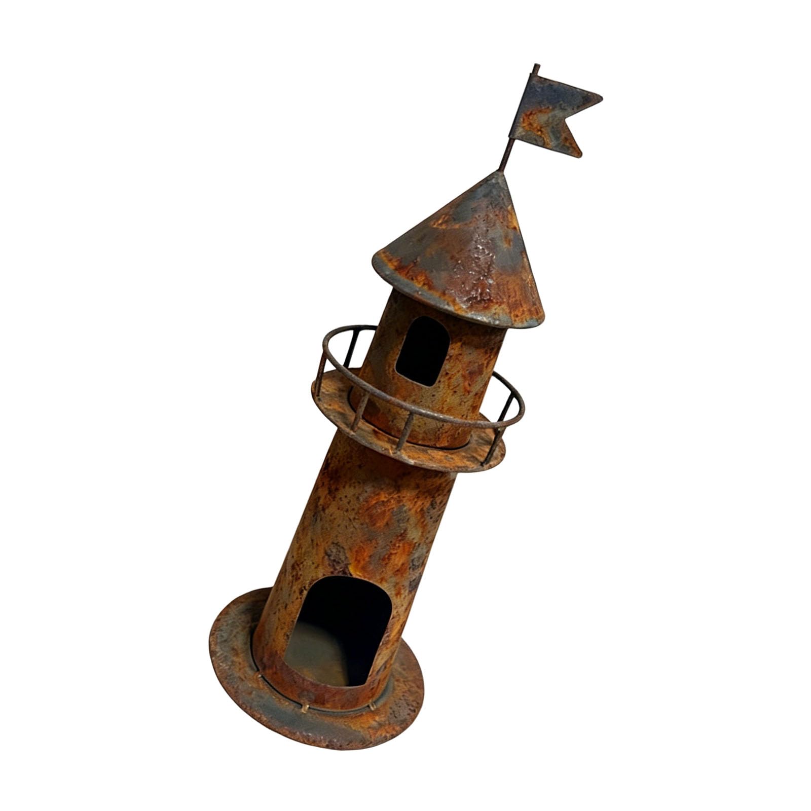 Faro de hierro con acabado oxidado que aporta iluminación ambiental y resistencia