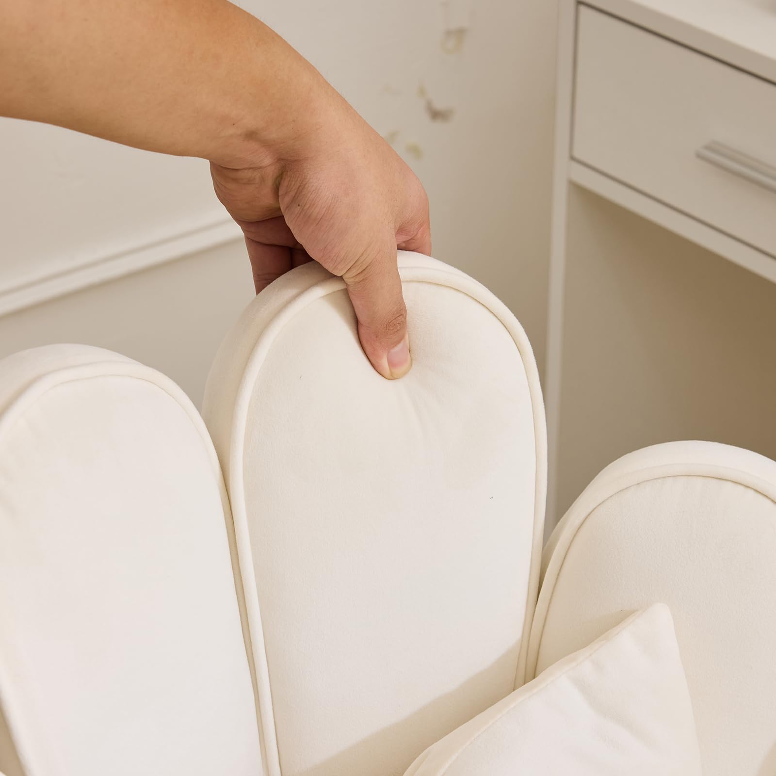 Fauteuil Salon, Chaise Coiffeuse, Dossier en Forme de Pétale, Fauteuil Chambre avec Coussin, Pieds en Métal (Blanc)