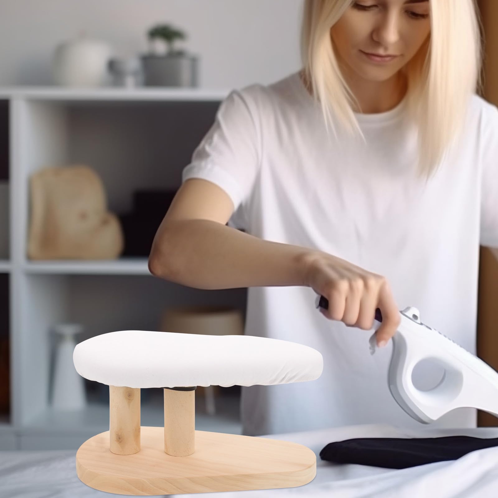 Asse da Stiro Multifunzione in Legno Rivestimento in Stoffa | Abiti e Manicotti, Design Semplice Sagomato, Migliora L’estetica Complessiva