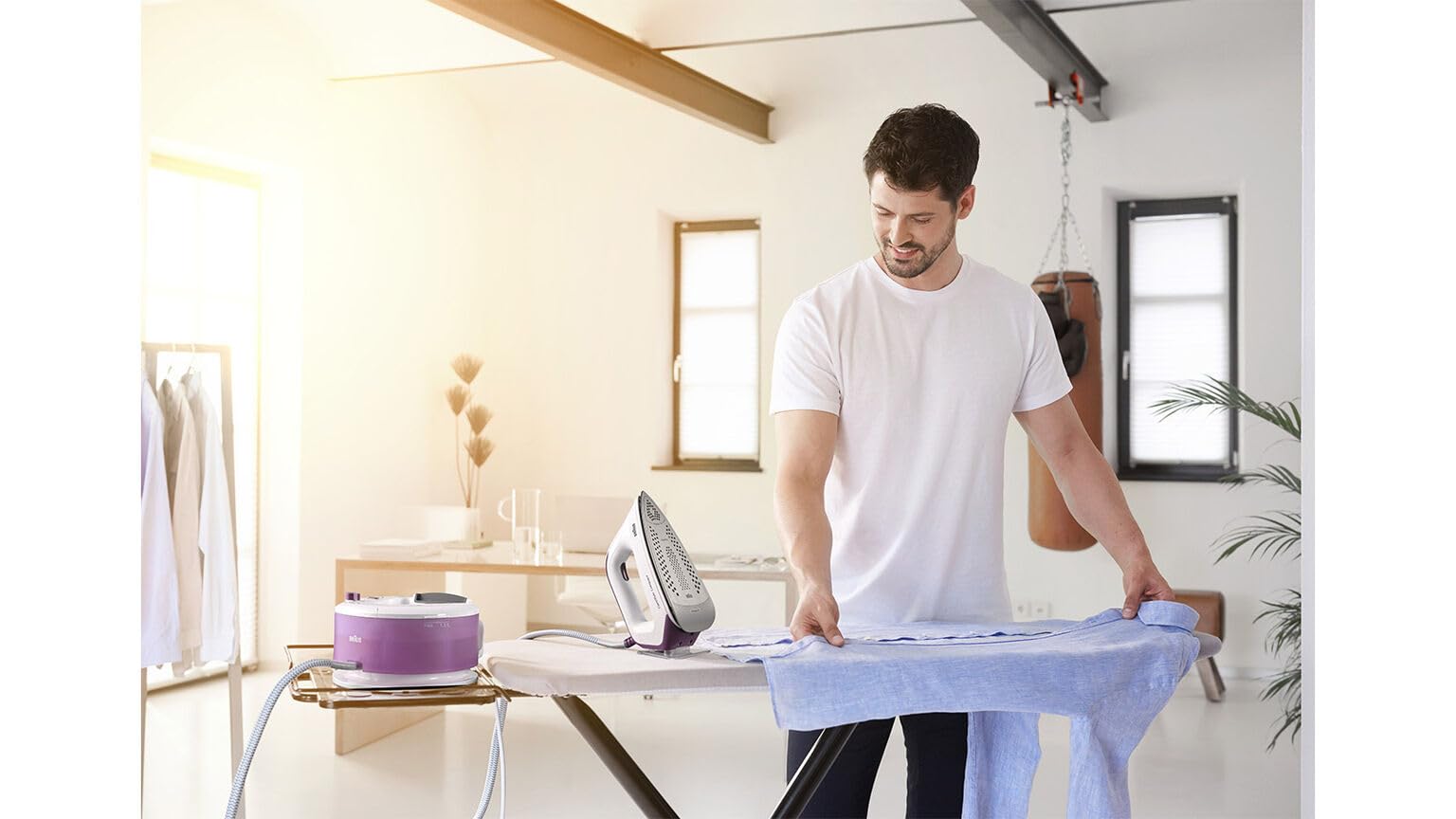 Braun CareStyle Compact IS2144VI, Dampfbügelstation, 125 g/min, Maximaler Dampfstoß 420 g/min, Eloxal Plus Bügelsohle, FreeGlide 3D Technologie, 1,5L Wassertank, 6 Bar Druck, 2400W Leistung, Violett