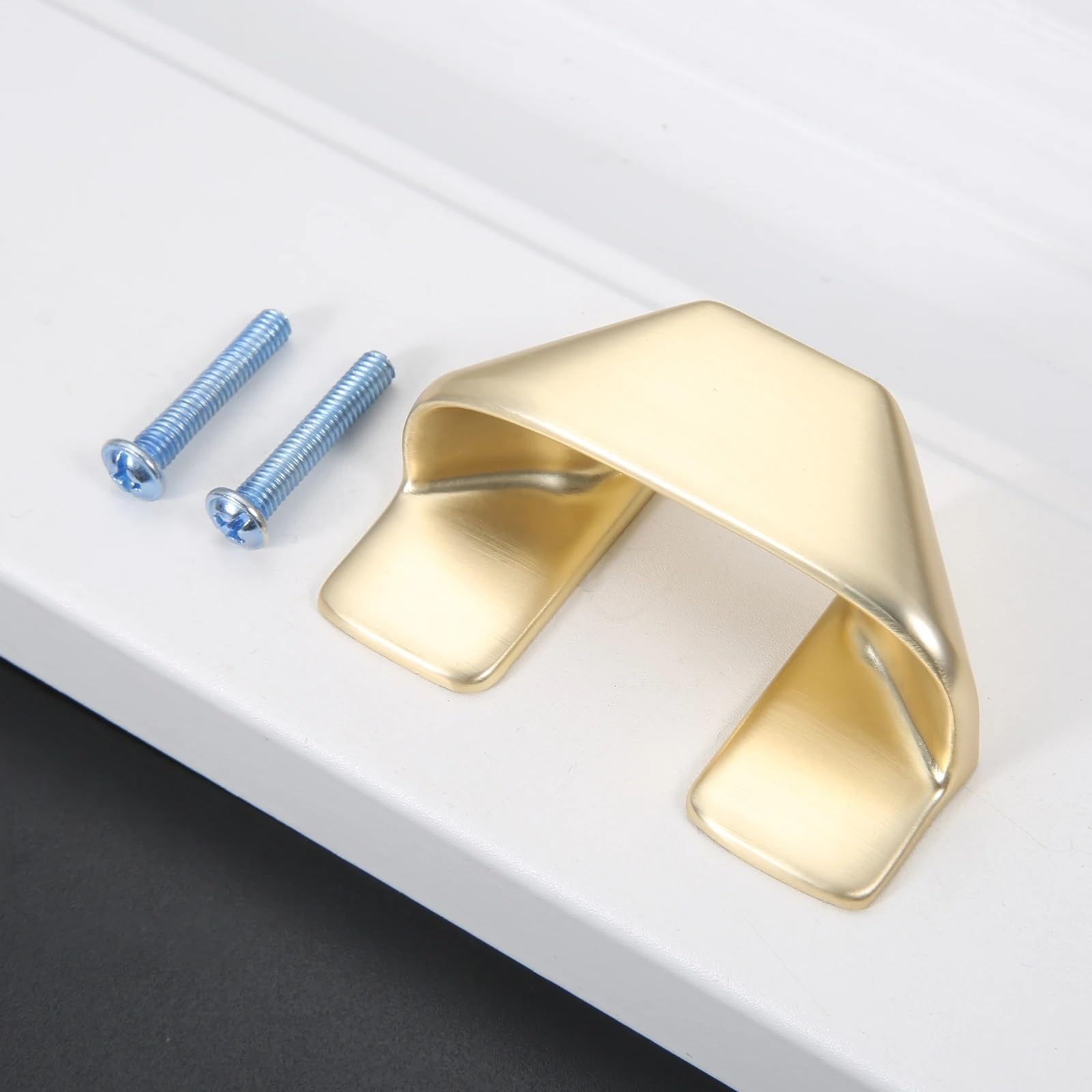 Poignées en zinc 32 mm pour réparer et embellir un tiroir cassé ou un vieux placard