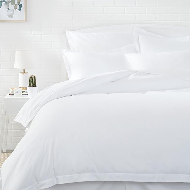 Amazon Basics Light-Weight Microfiber Duvet Cover Set with Snap Buttons - King, Bright White