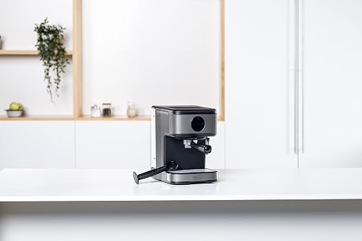 BLACK+DECKER BXCO850E - Cafetera espresso, 20bar, 1 o 2 cafés, función  vapor, paro automático, cantidad programable, sistema extra cream, 1.5l,  acabado antihuellas en acero inox, 850W : Amazon.es: Hogar y cocina